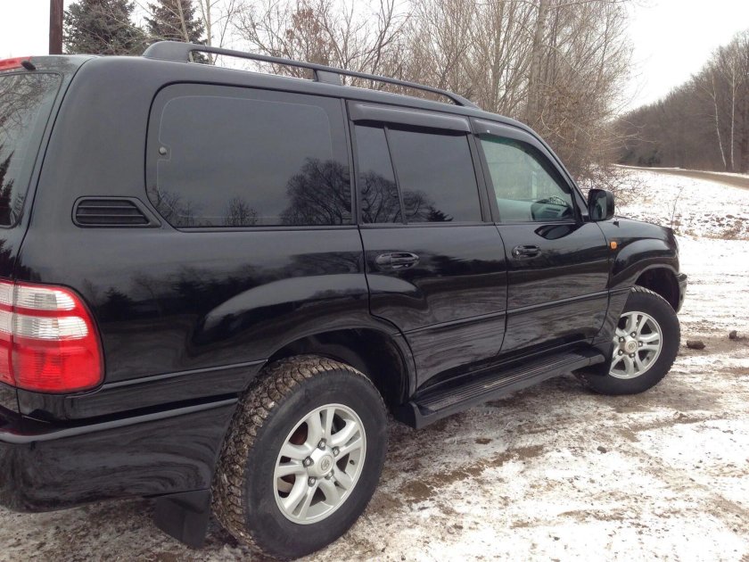 Toyota Land Cruiser 100 черный тонированный