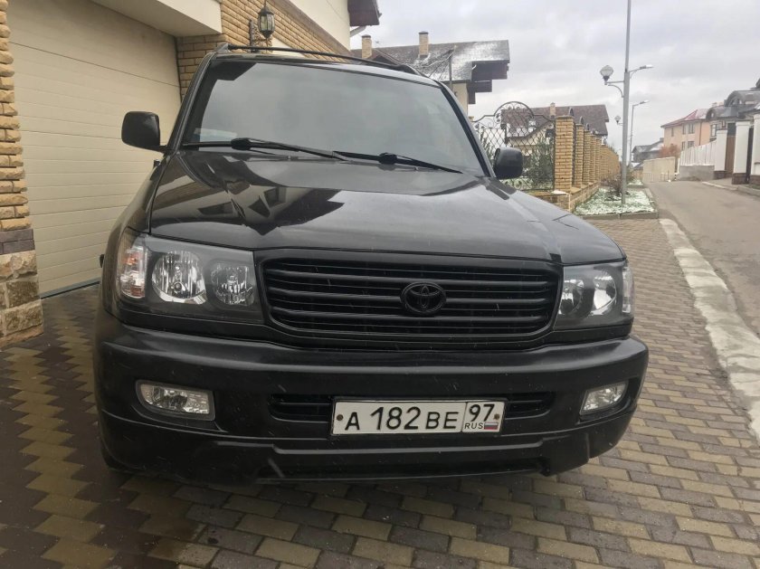 Тойота ленд Крузер 100 серный