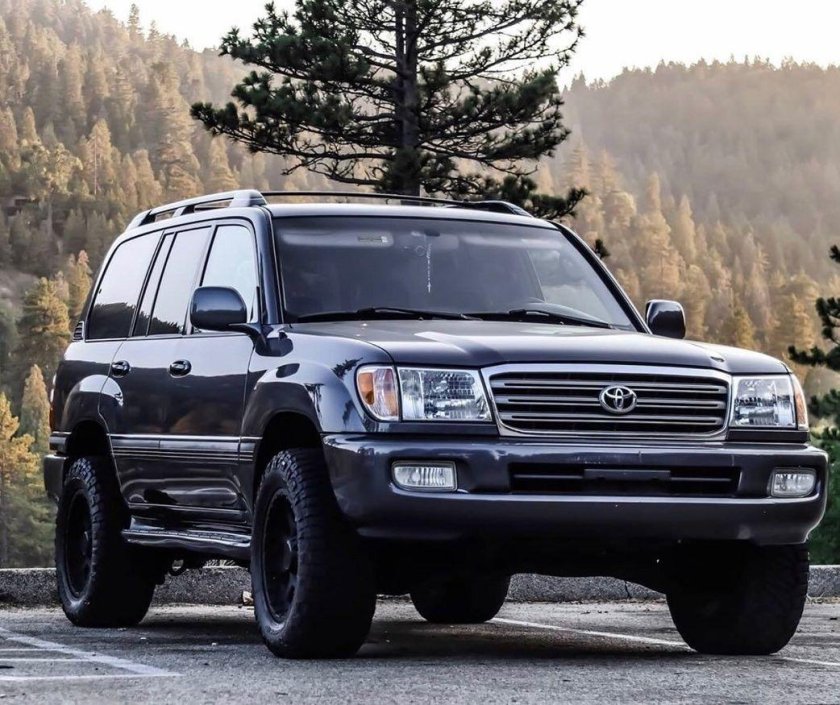 Toyota Land Cruiser 100 серый