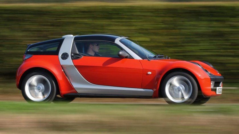 Машина Smart Roadster