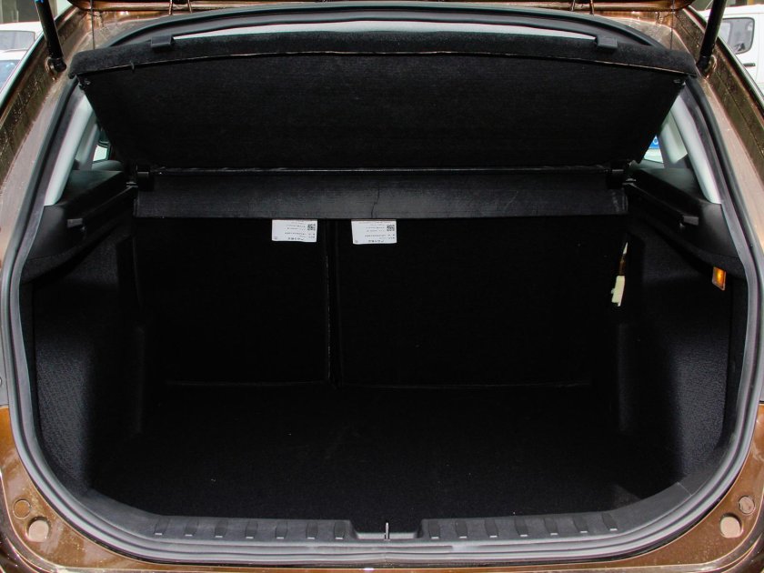 Полка багажника Бриллианс в5