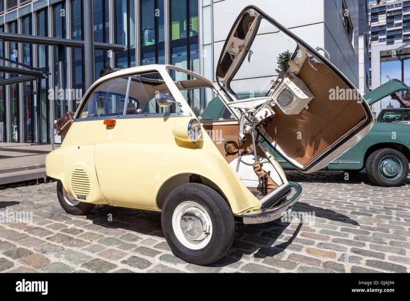 БМВ 300 Зетта