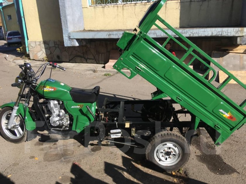 Трицикл Десна 200