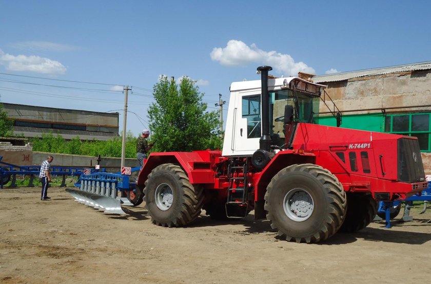 Новый трактор Кировец к744