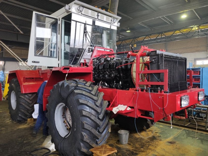 Кировец к-744 р4