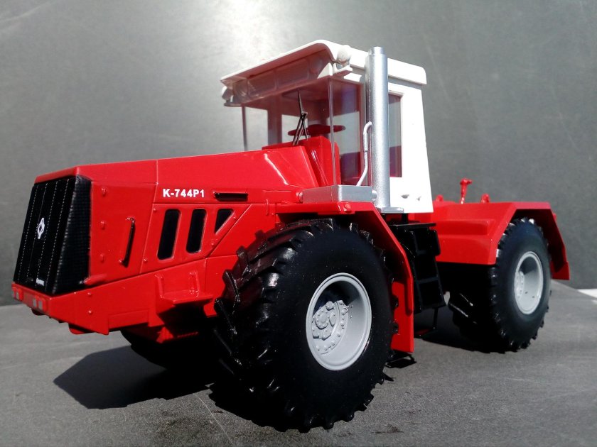 Кировец 744 р1
