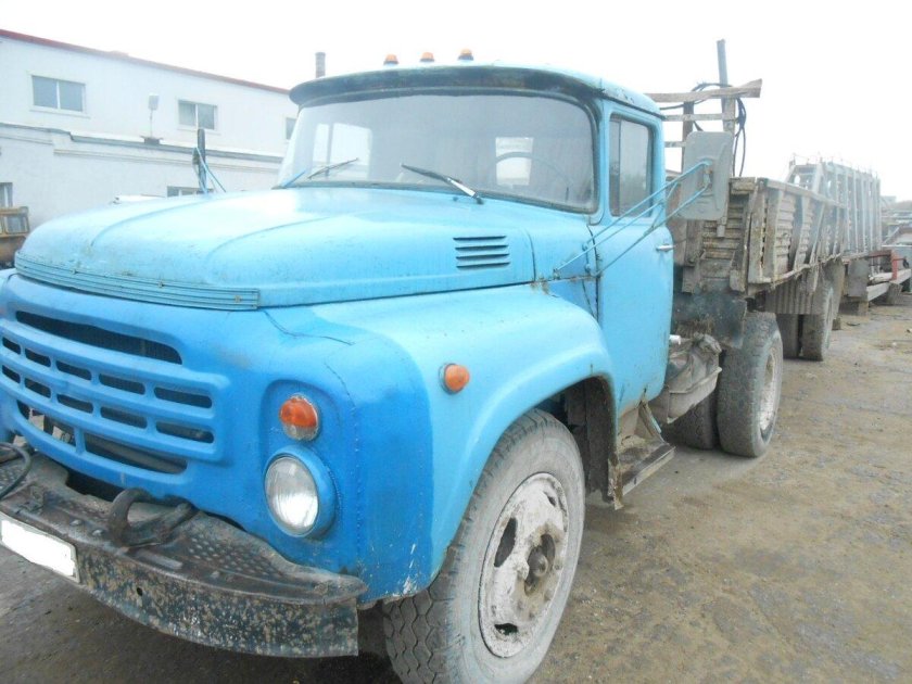 Седельный тягач ЗИЛ-441510