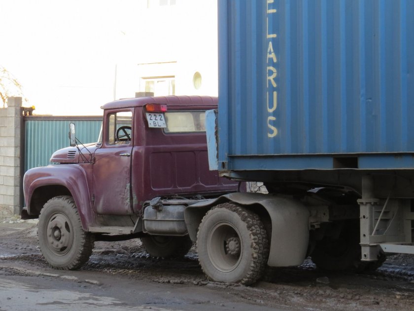 ЗИЛ 4415 тягач