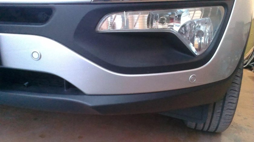 Передний парктроник Спортейдж 4