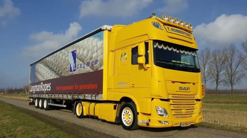 Грузовик DAF XF-105