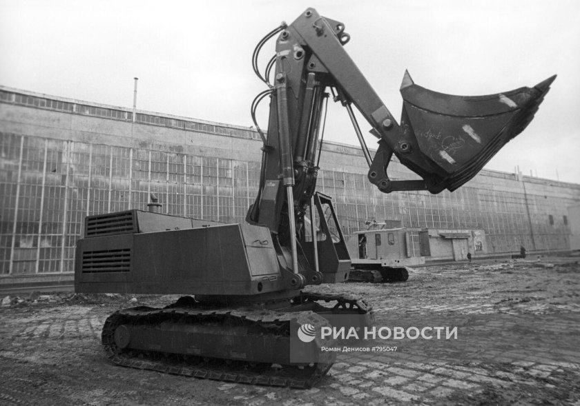 ЭО-5122 экскаватор