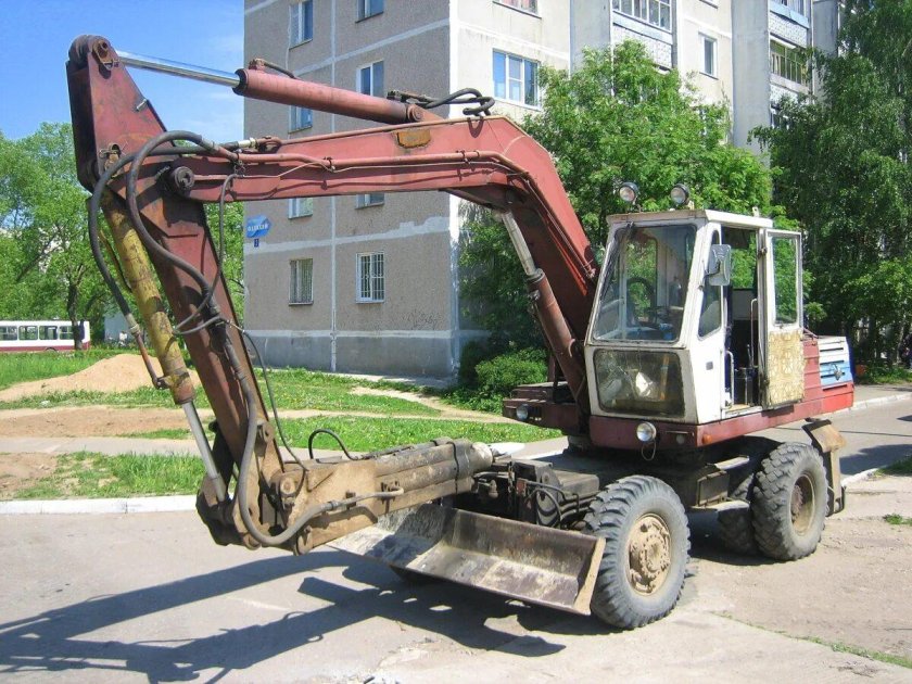 ЭО-3323 экскаватор
