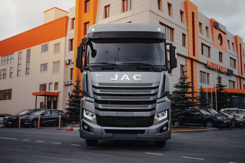 Тягач JAC k7