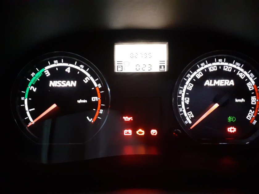 Приборная панель Nissan Almera g15