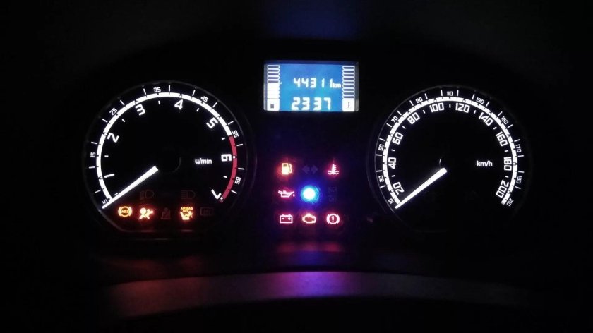 Щиток приборов Nissan Almera g15