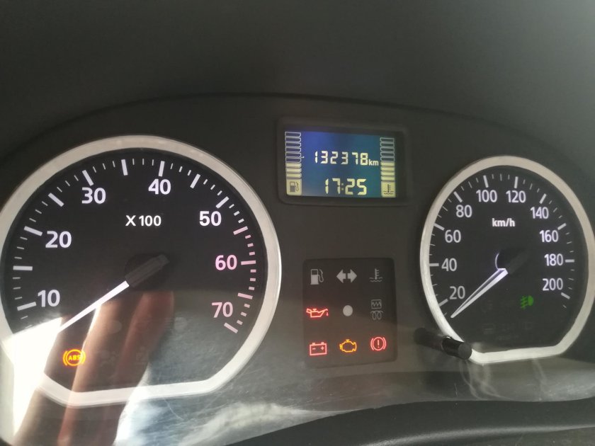 Щиток приборов Nissan Almera g15