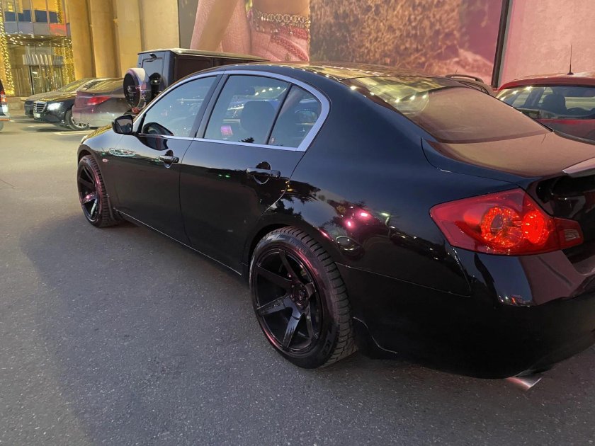 Infiniti g35 черная тонированная