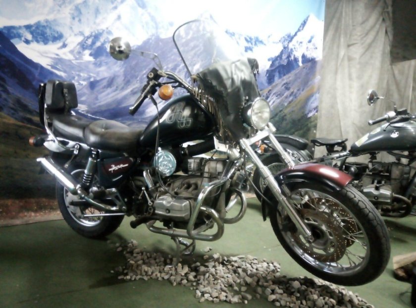 «Урал» ИМЗ-8.1238 волк