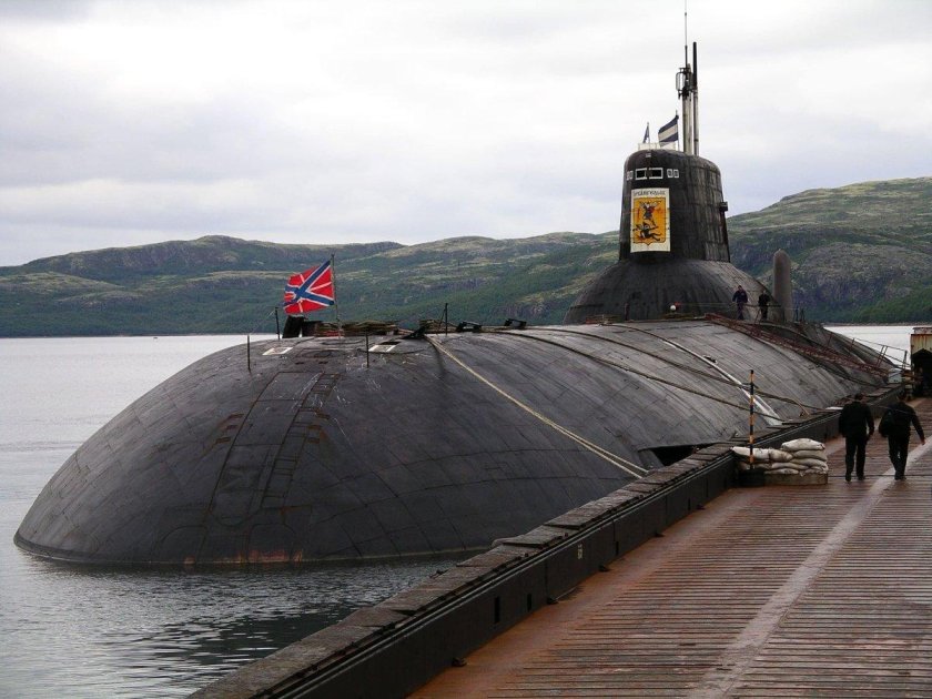 Атомная подводная лодка акула