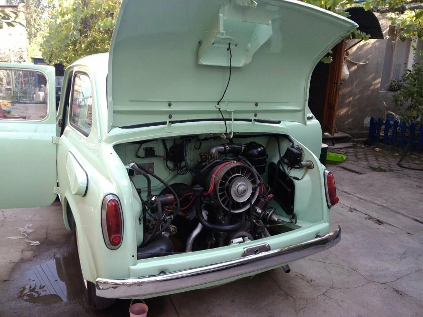 ЗАЗ 965 моторный отсек