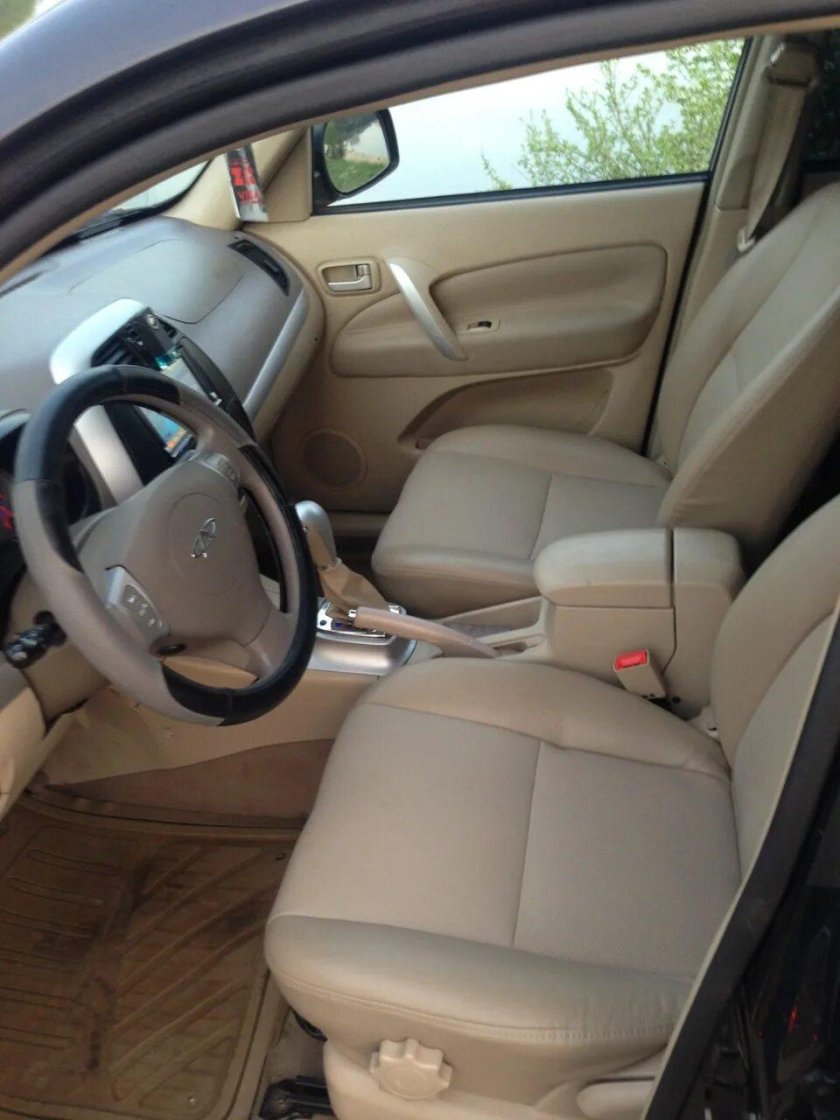 Черри Тигго 7 светлый салон