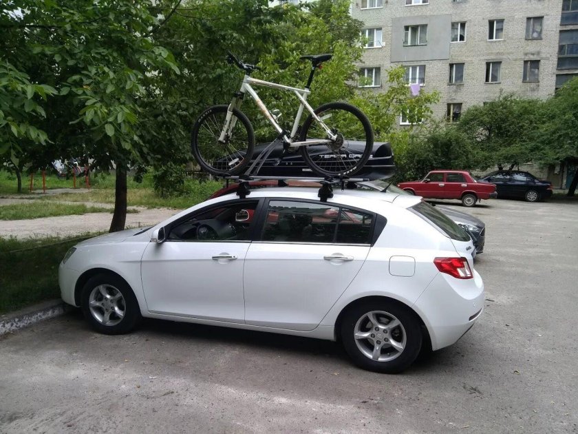 Багажник на крышу Geely Emgrand ec7