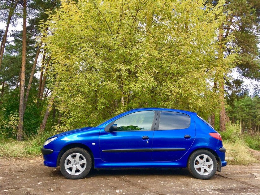 Продам машину срочно!Peugeot 206.
