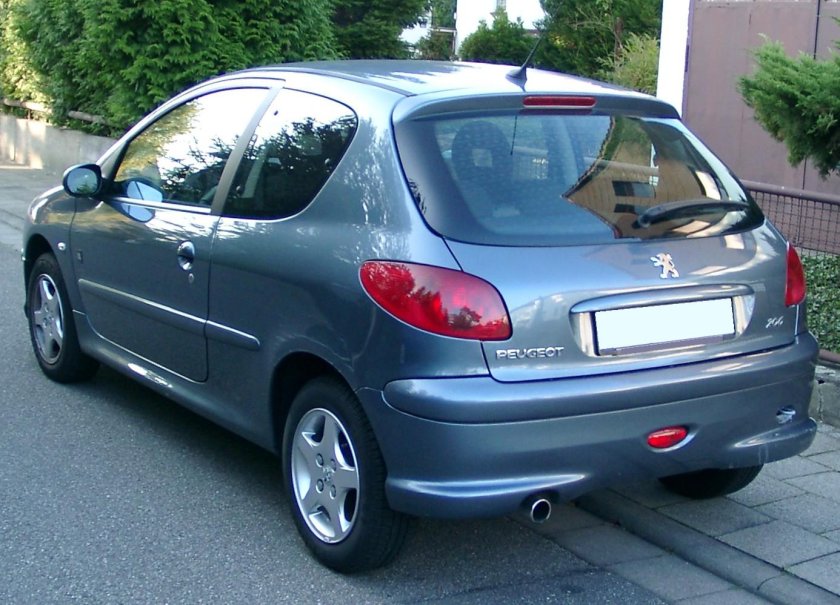Peugeot 206 сзади