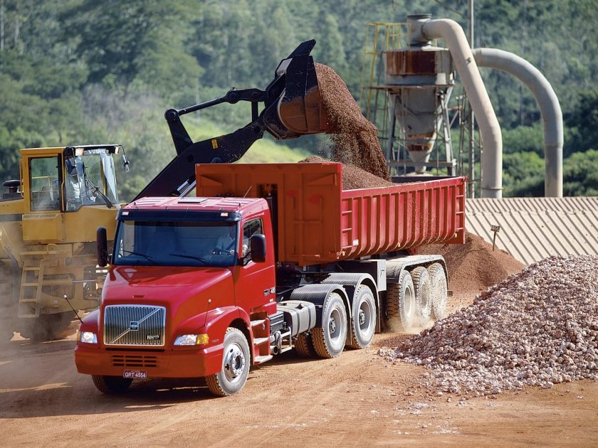 Volvo NH 6x4
