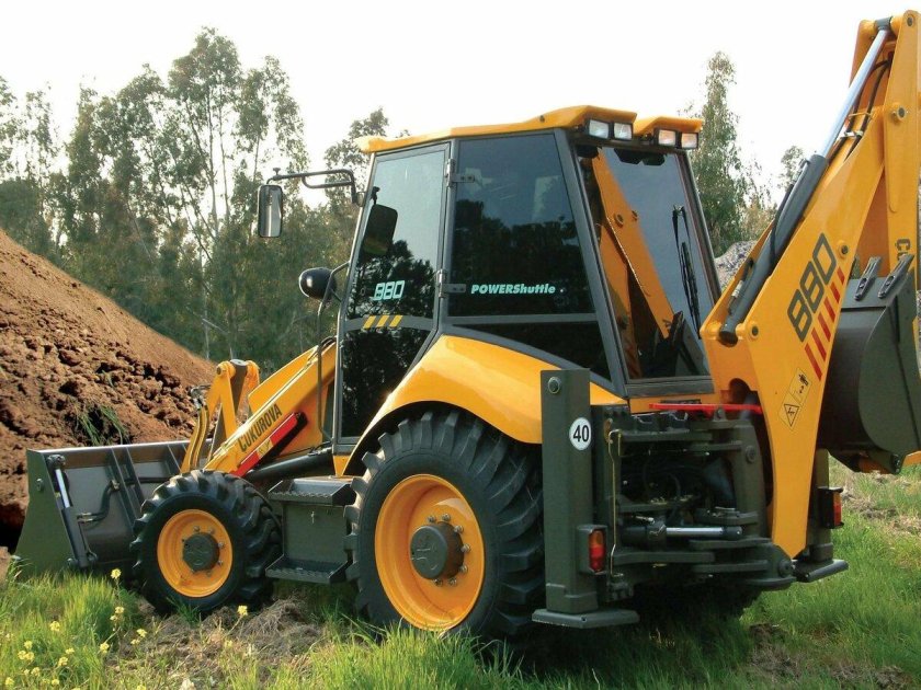 Экскаватор-погрузчик Cukurova 880