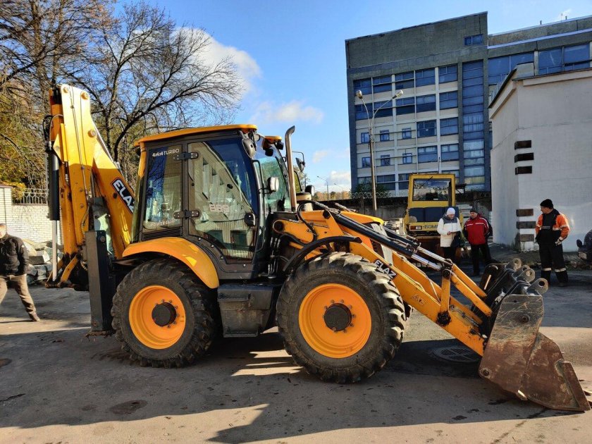 ЕЛАЗ 888 экскаватор погрузчик