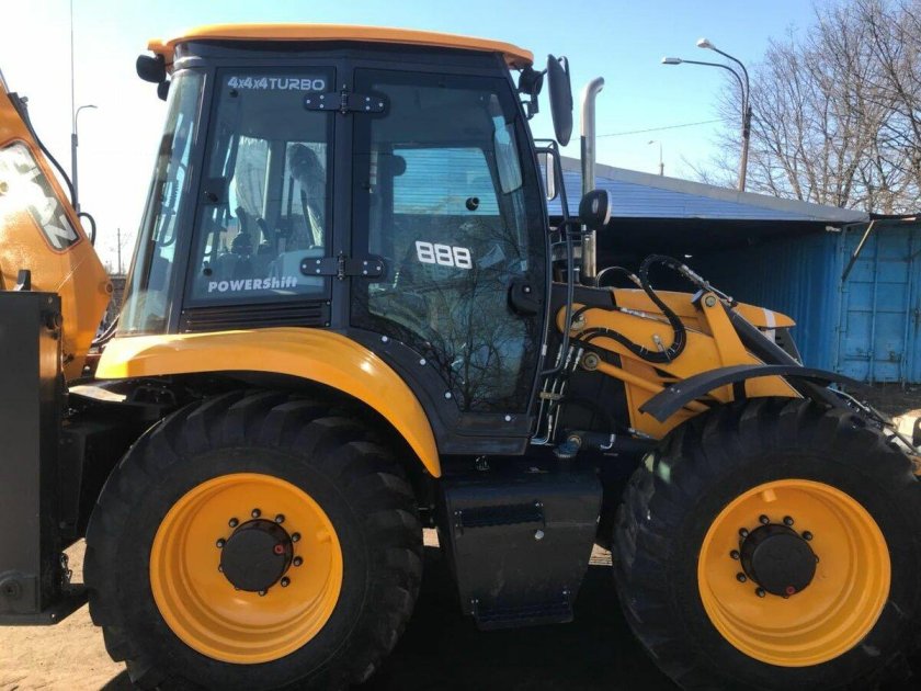 Экскаватор-погрузчик ЕЛАЗ-BL 888