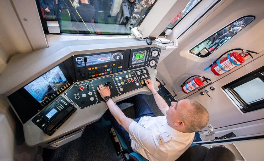 81-765 Кабина машиниста