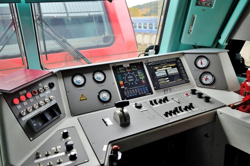 Ермак Локомотив 3эс5к кабина