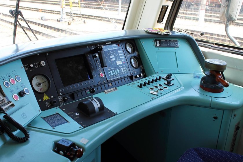 Кабина электрички эд4м