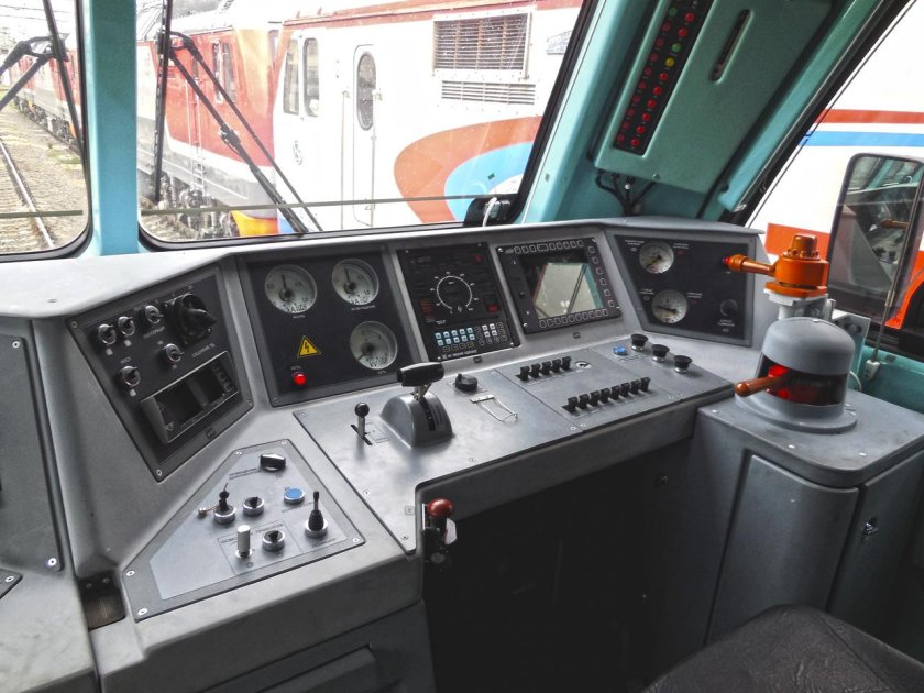 Дончак электровоз кабина
