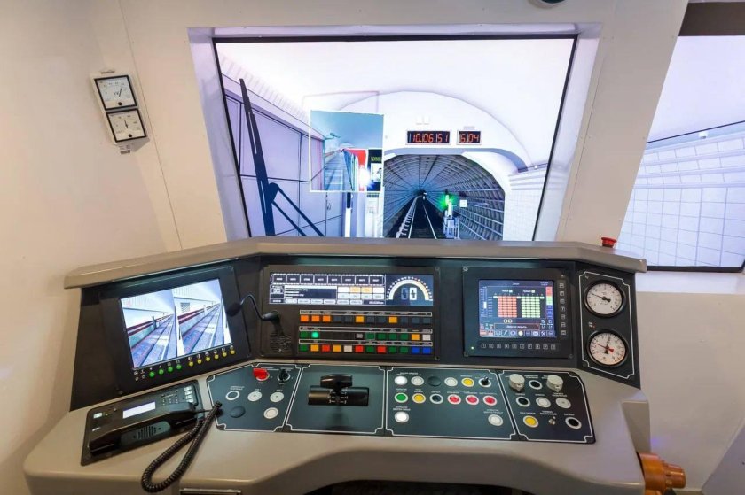 Пульт машиниста 81-765