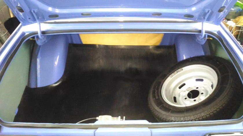 Москвич-2140 багажный отсек