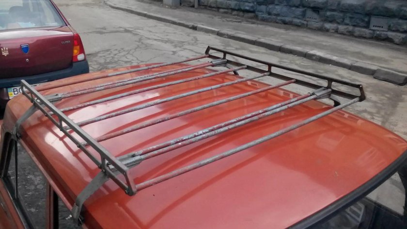 Москвич 2140 с багажником на крыше