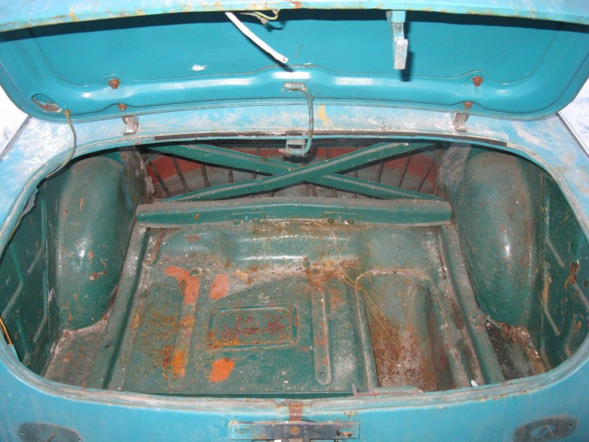 Москвич 403 багажник