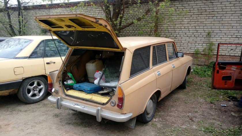 Москвич 2137