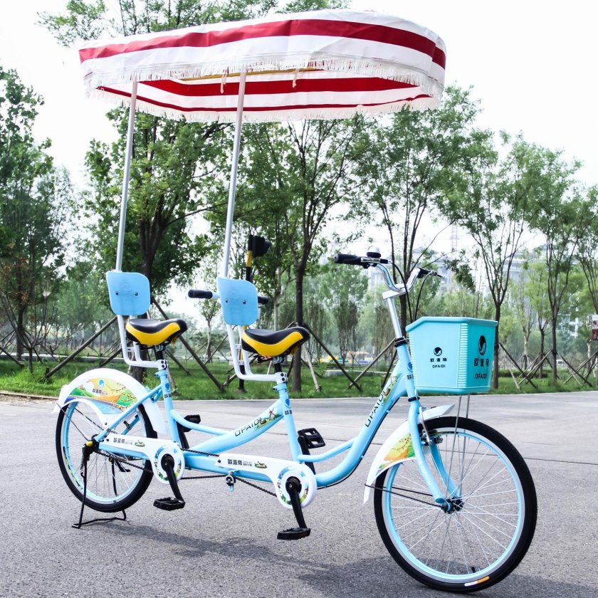 Трехместный велосипед