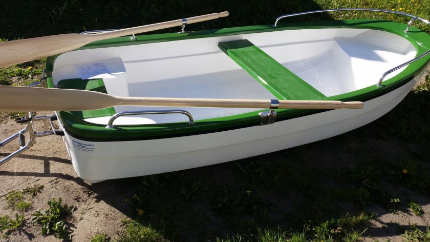 Весельная лодка Акрос