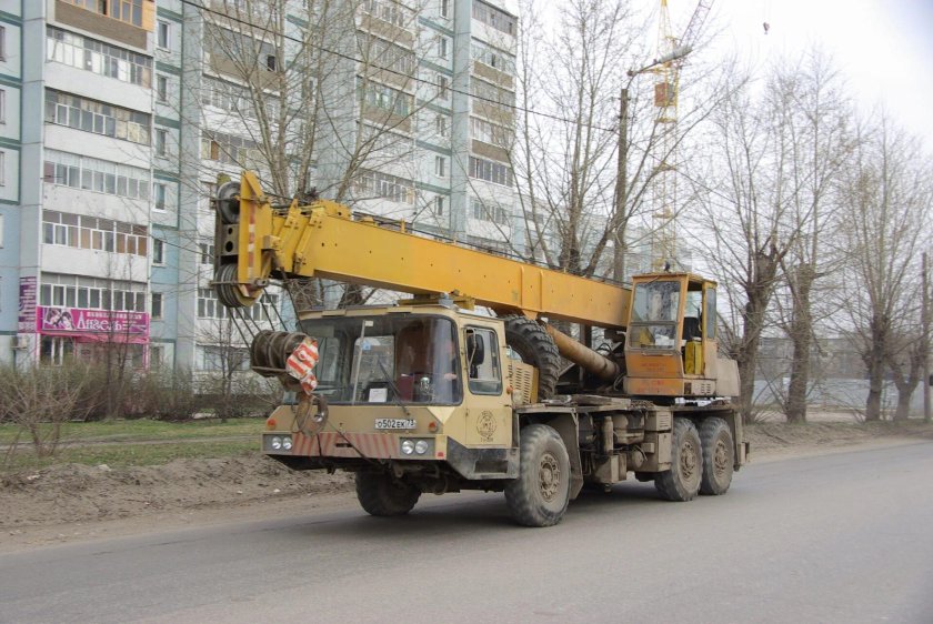 Автокран Bumar