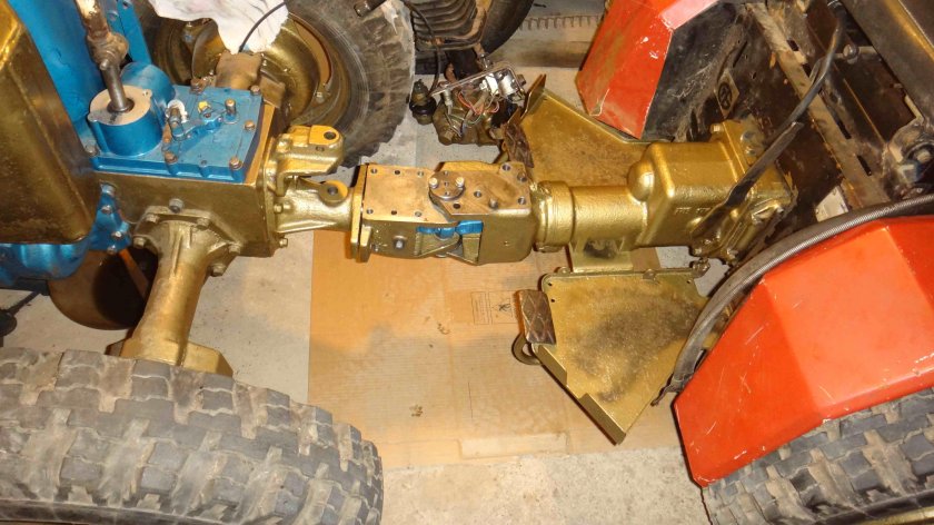 Минитрактор МТЗ 082 задний мост