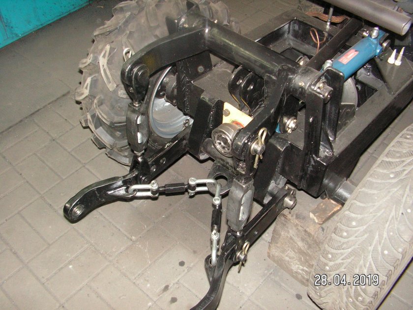 Уралец 2204 4х4 задняя навеска