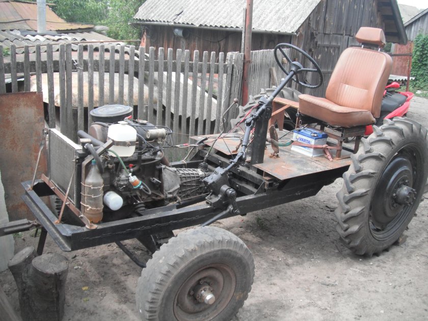 Минитрактор с двигателем ВАЗ 2106