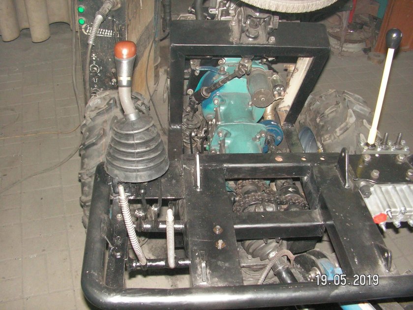 Самодельный трактор переломка с валом отбора мощности