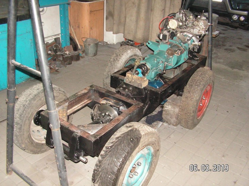 Минитрактор с двигателем ВАЗ 2106