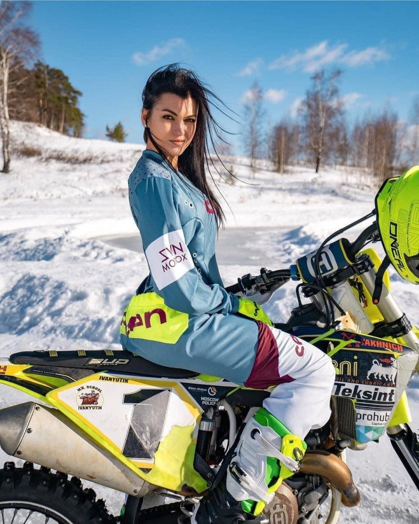 Мотокросс девушки красивые